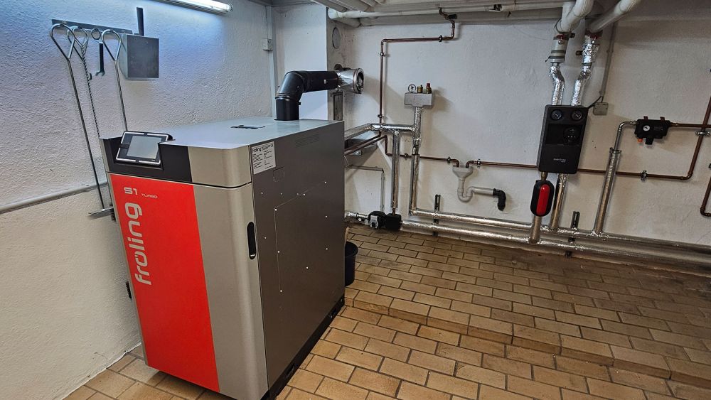 Hybridanlage für Scheitholz mit Wärmepumpe