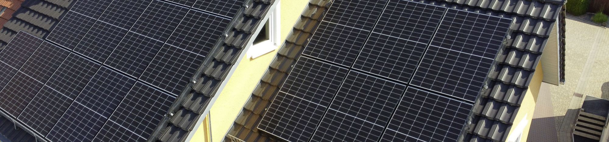 Photovoltaik-Anlage auf einem Dach